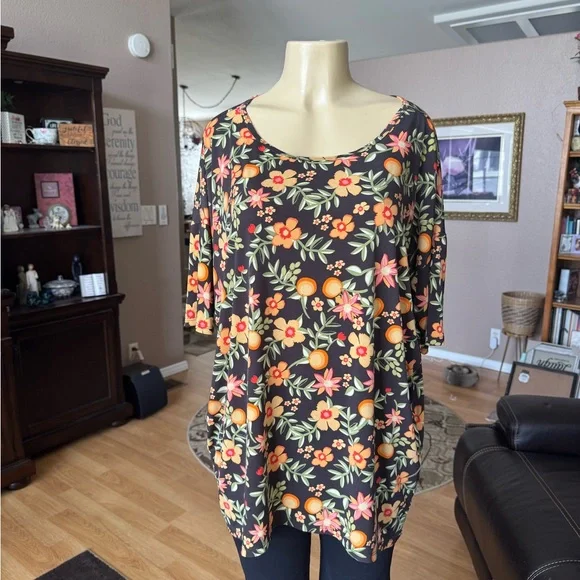 Lularoe multicolored floral oversized scoop neck tunic-size L - Picture 5 of 9
